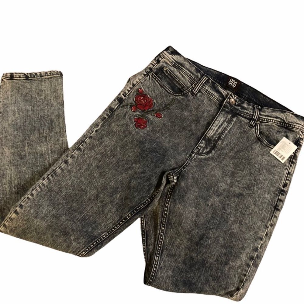 Urban Outfitters BDG Vintage Style Embroidered Acidwash Jean NWT